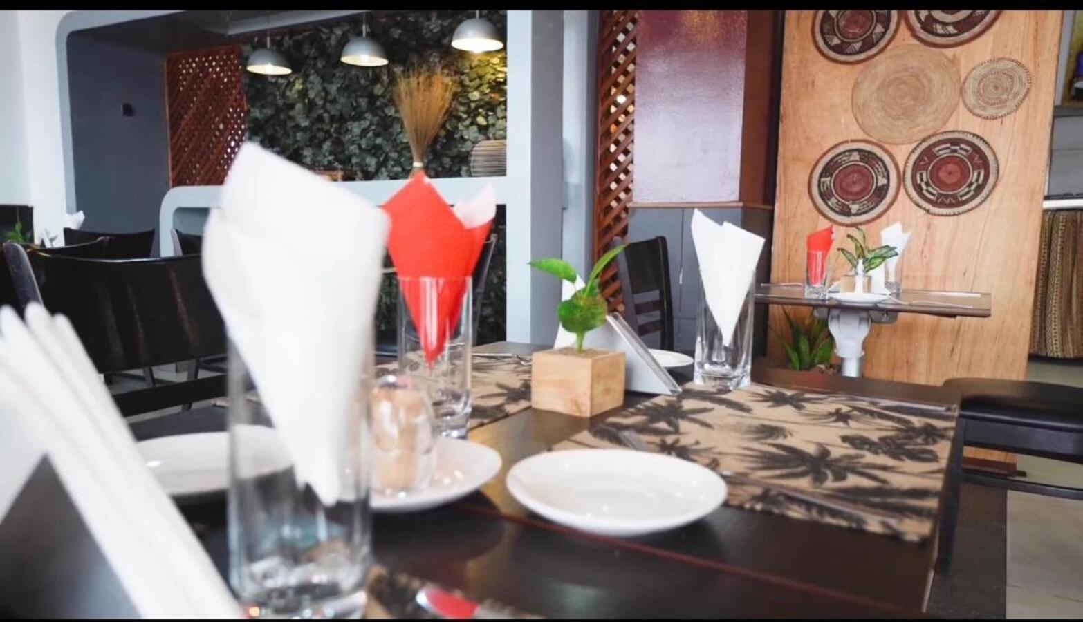 Nobila Airport Hotel Cotonou Eksteriør billede