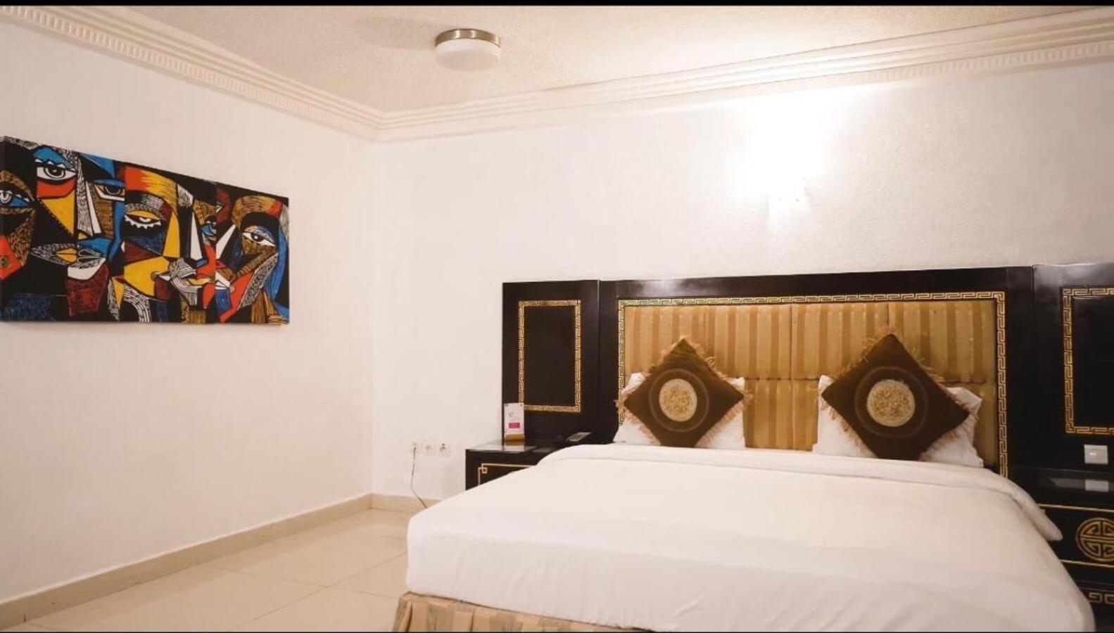 Nobila Airport Hotel Cotonou Eksteriør billede